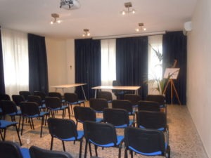 Aula didattica con distanze sicurezza