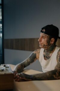 tatuaggi lavoro divieto